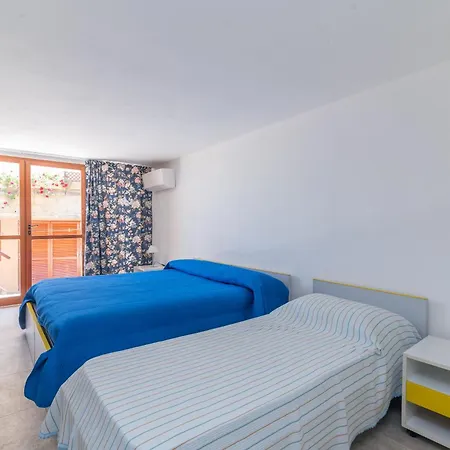 Semesterbostad House Punta Nera *